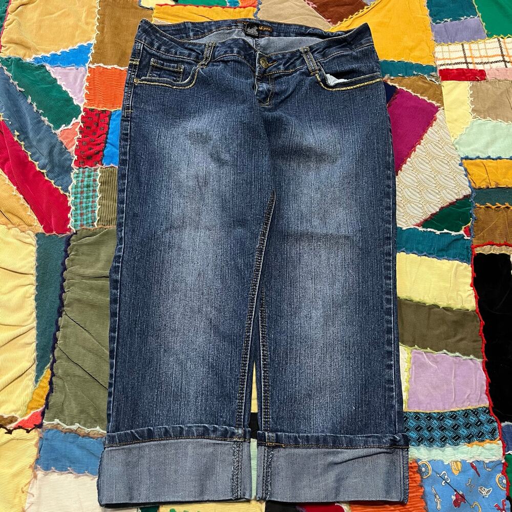 Y2K Southpole Acid Washed Embroidered Painted Capri Jeans 34Wx22L - Picture 2 of 7